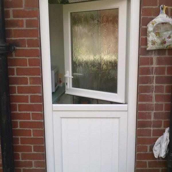 white stable door open top